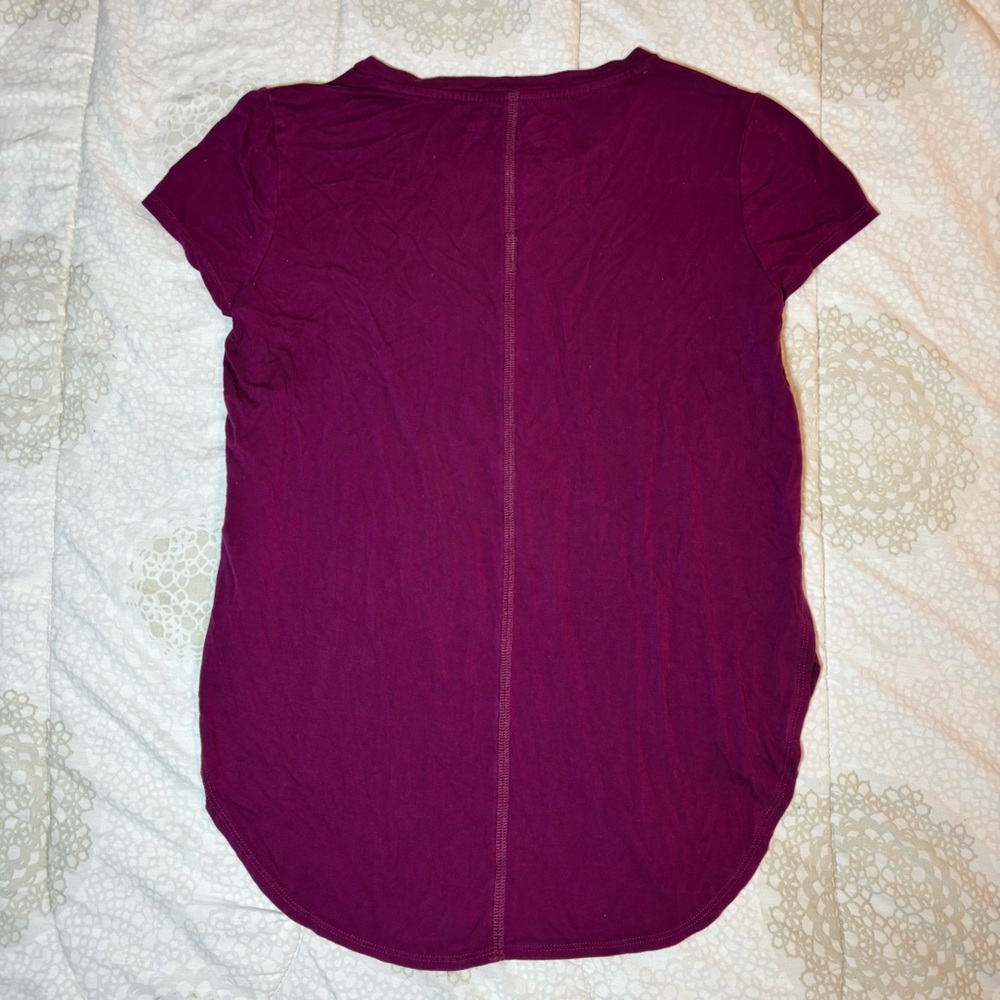 Old Navy Women's Short Sleeve Magenta Tee - Picture 2 of 4